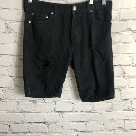 Pacsun: Skinny Black Distressed Shorts. Size:(32) - Picture 1 of 12